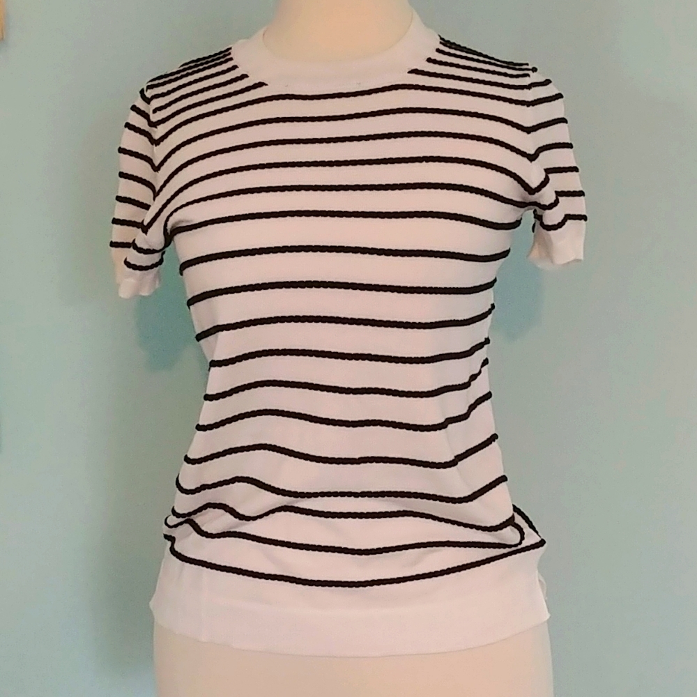 XS H&M Short Sleeve Sweater